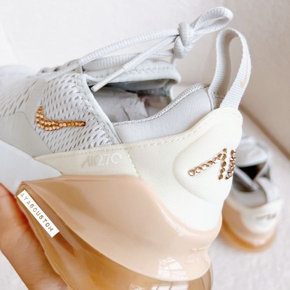Nike Shoes - Nike air max 270